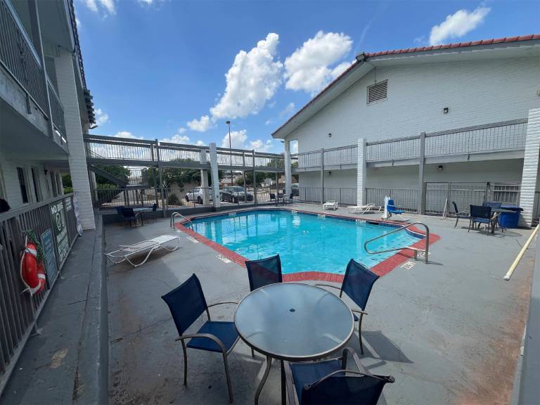Studio 6 Studio 6 Suites Euless, TX – DFW West — photo 4