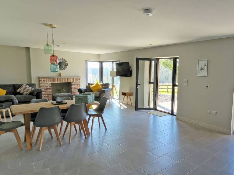 Cottage with yard | River view — photo 4