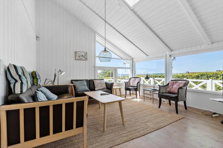 Fully equipped lovely vacation home with barbecue, sauna & hot tub | Sea view | Pets allowed — photo 3