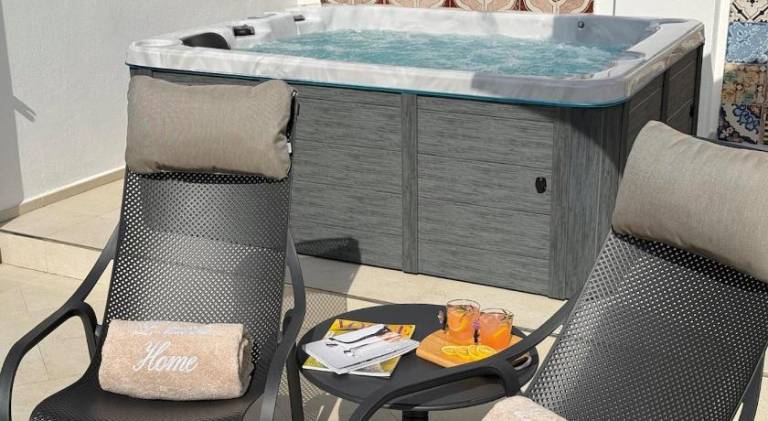 Pleasant apartment with hot tub, yard & terrace | Pets allowed — photo 3