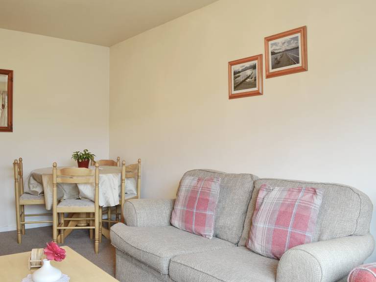 Family-oriented charming cottage with garden | Pets are welcome — photo 4