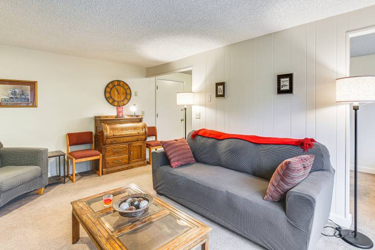 2 Mi to University of Oregon: Pet-Friendly Abode — photo 4