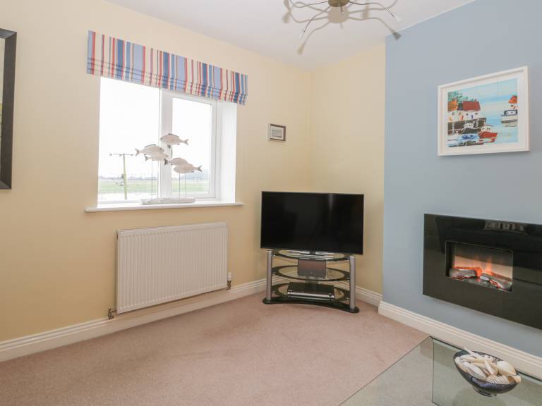 Cottage with terrace & garden | Beach view — photo 4