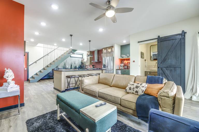 5 Mi to WEC: Pet-Friendly Home in Wilmington — photo 3