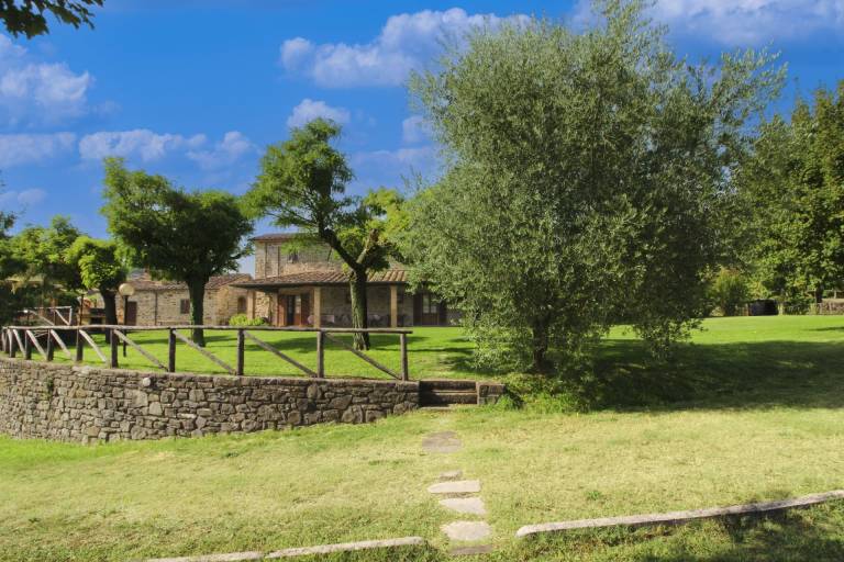 Child-friendly charming villa with terrace, private pool & hot tub | Pet-friendly — photo 2