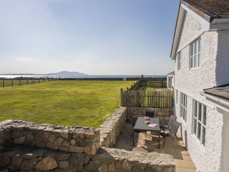Cottage with garden | Beach view — photo 3