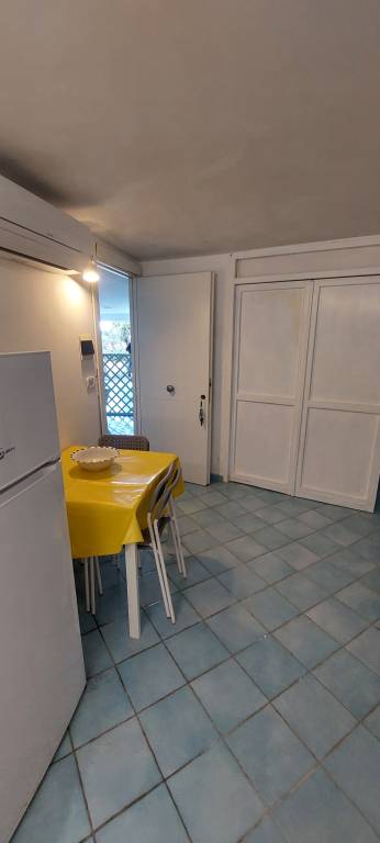 Apartment with pool, yard & barbeque | Water view — photo 4