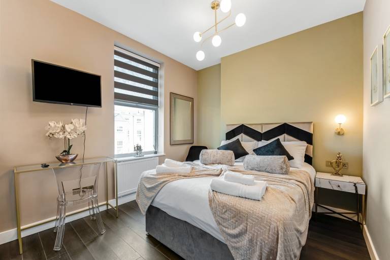 Condo London