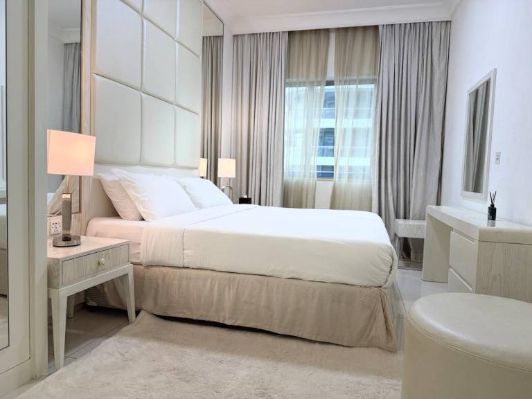 Vacation home with garden, patio & private pool | Next to Burj Khalifa | Suitable for remote work — photo 2
