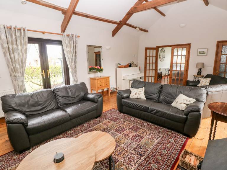 Child-friendly cottage with yard | Pets are welcome — photo 5