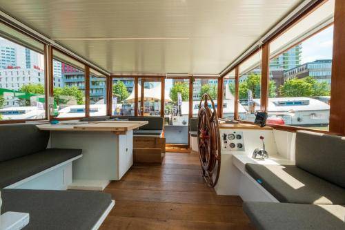45 m² Hausboot