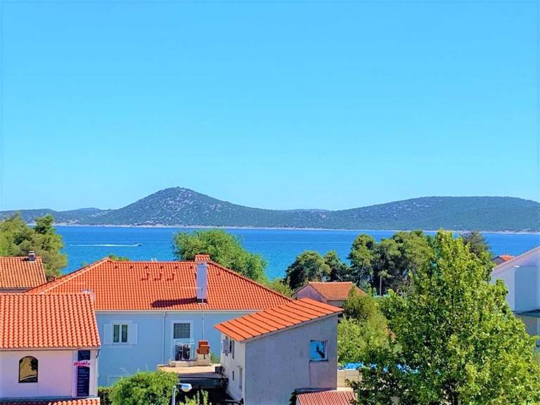 Apartment with barbeque in Vodice