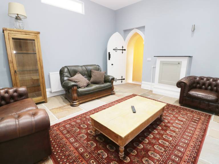 Family-friendly cottage with patio | Pets are welcome — photo 3