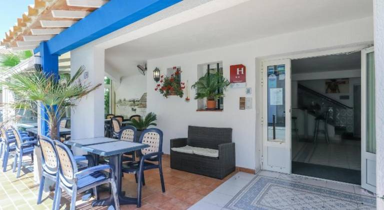 Hotel Les Palmiers En Camargue — photo 5