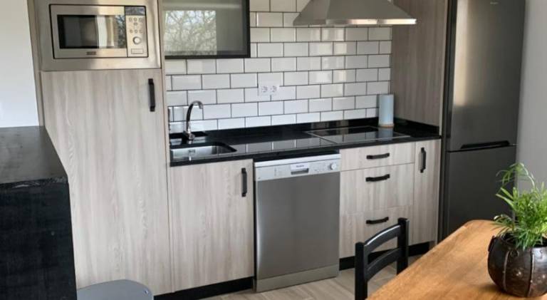 Holiday apartment with terrace, barbeque & garden in Burgos