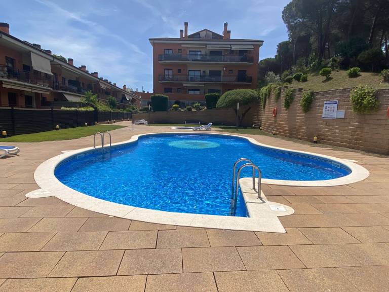 Apartment 'Apartamento-loft, Lloret De Mar' with Shared Pool, Wi-Fi and Air Conditioning — photo 3