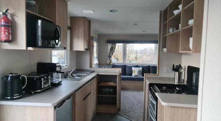 Escape City Caravan — photo 2