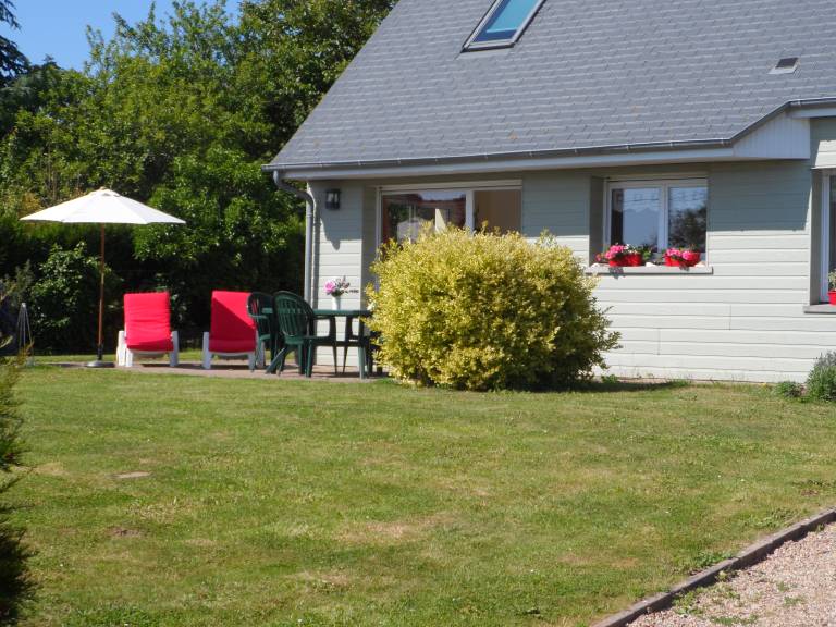Gite with patio, yard & barbeque | Garden view — photo 3
