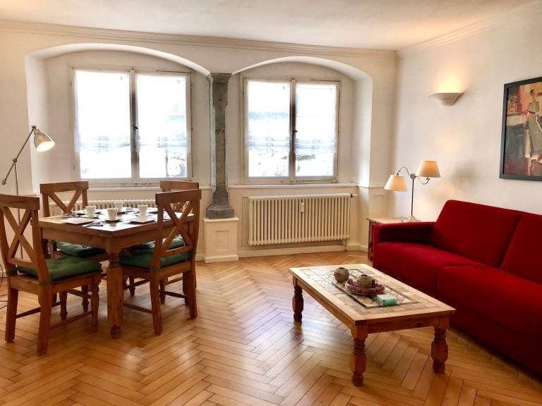 Ferienwohnung Am Stadtpark - Charmant, seenah, zentral in historischem Gebäude — photo 2