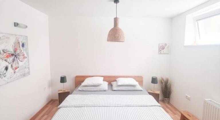 Rental apartment with 1 room for 5 persons in Bled