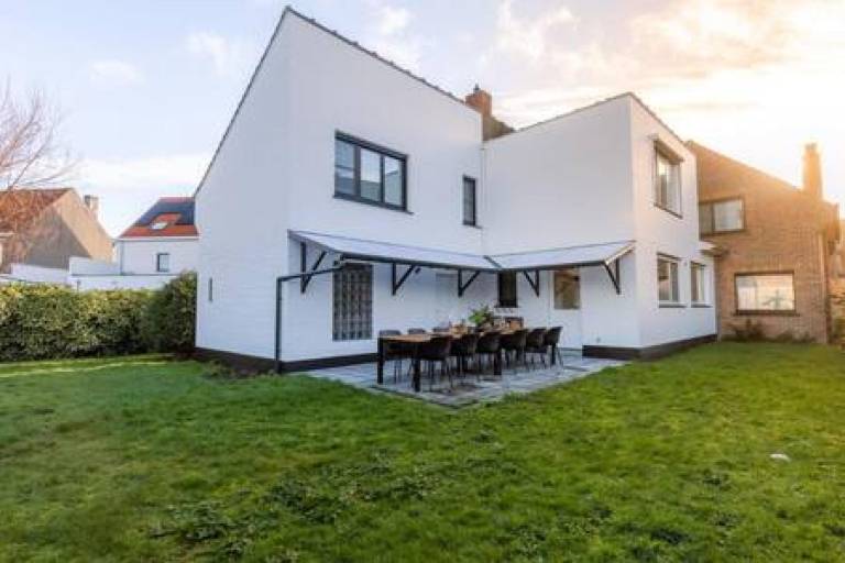 Spacious house with garden for family and friends