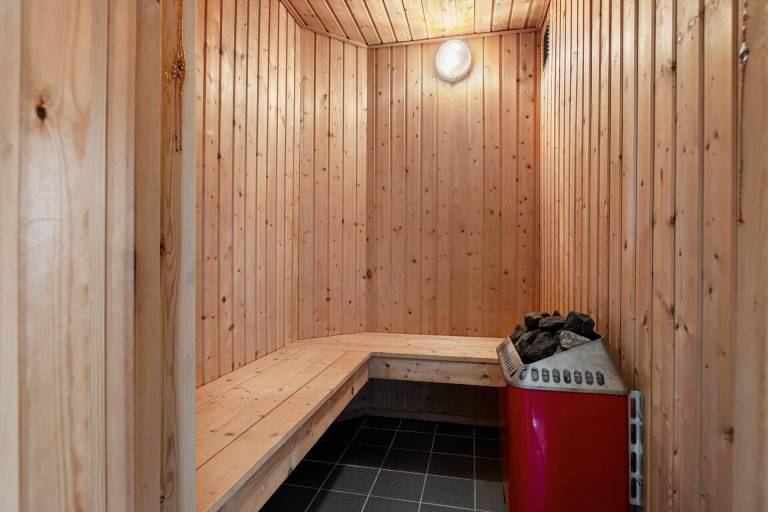 Vacation home with patio, sauna & BBQ — photo 3