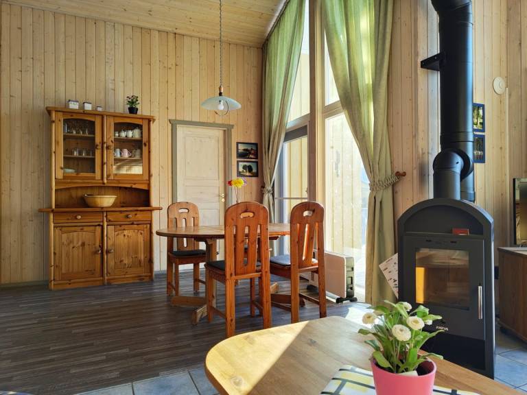 Seeschwalbe 98 - Das skandinavische Familienhaus für 4 mit Sauna und Whirlpool in Mirow