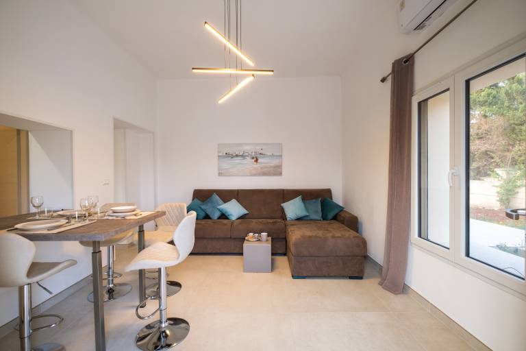 House with terrace, garden & fast internet | Garden view — photo 3