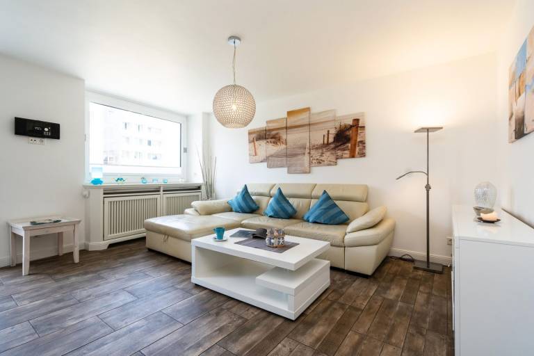 Modernes App., strandnah mit Balkon, PKW-Stellplatz, WLAN. Haustiere erlaubt. — photo 4