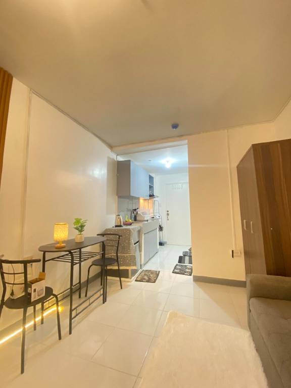 Apartment with pool — photo 2