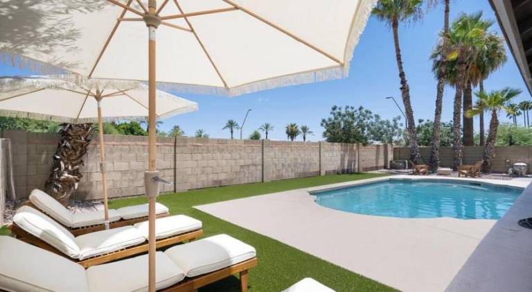 Vacation home with private pool in Tempe, AZ