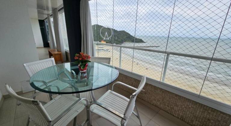 Holiday apartment with 4 rooms for 7 persons in Balneário Camboriú