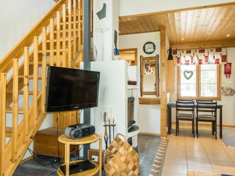 Wonderful vacation home with patio & sauna | Pets allowed — photo 3