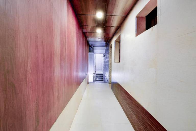 Hotel O Saligramam Chennai