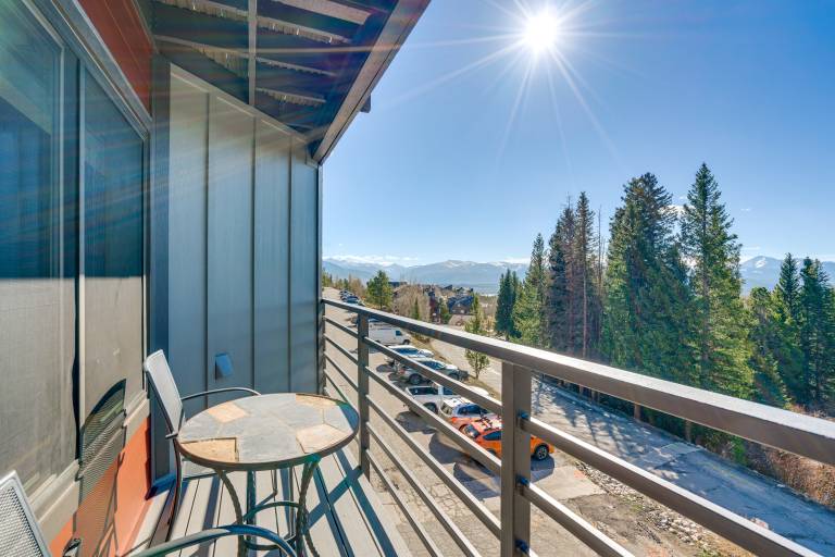 Pool, Hot Tub & Ski Shuttle! Extended Mtn Escape — photo 3