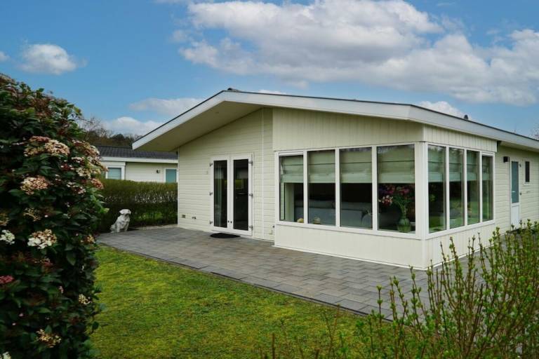 Ferienhaus mit Garten und Terrasse