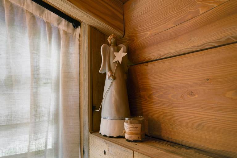 Chalet with yard & patio | Garden view — photo 2