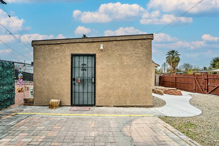 North Las Vegas Studio w/ Fire Pit: 10 Mi to Strip — photo 3