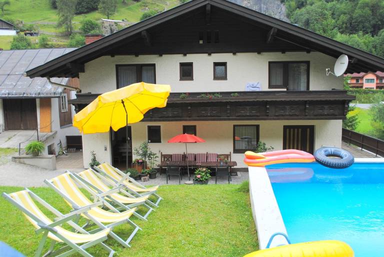 Child-friendly beautiful rental apartment with barbeque, yard & pool | Close to the ski | Pet-friendly — photo 5