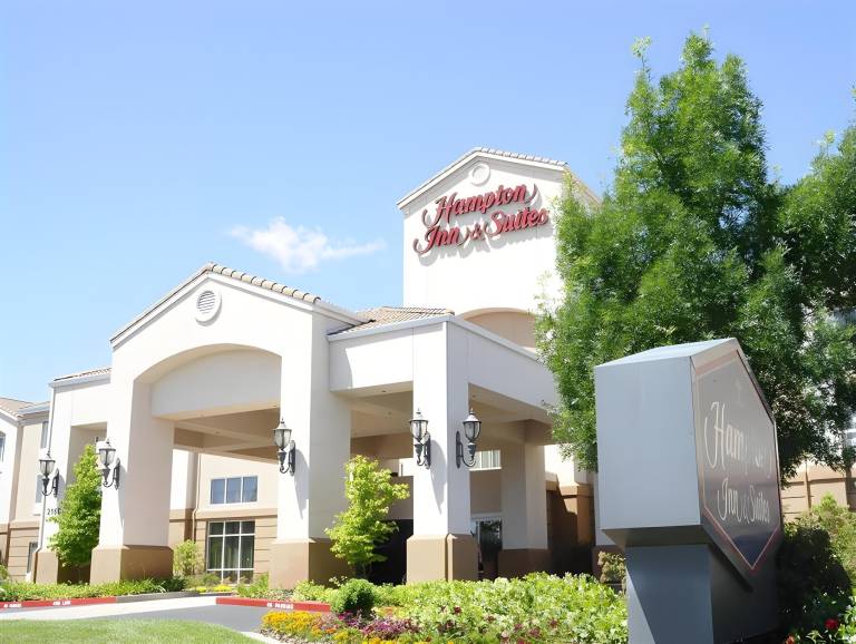 Hampton Inn & Suites Redding in Redding, CA