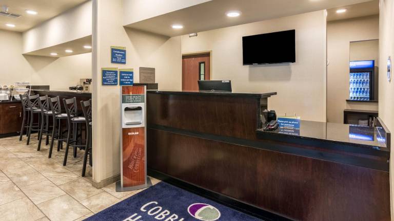 Cobblestone Hotel & Suites - Erie — photo 4