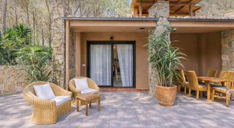 Apartment with BBQ, patio & yard in Pula