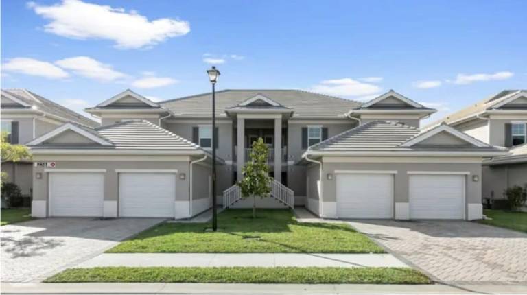 House  Naples