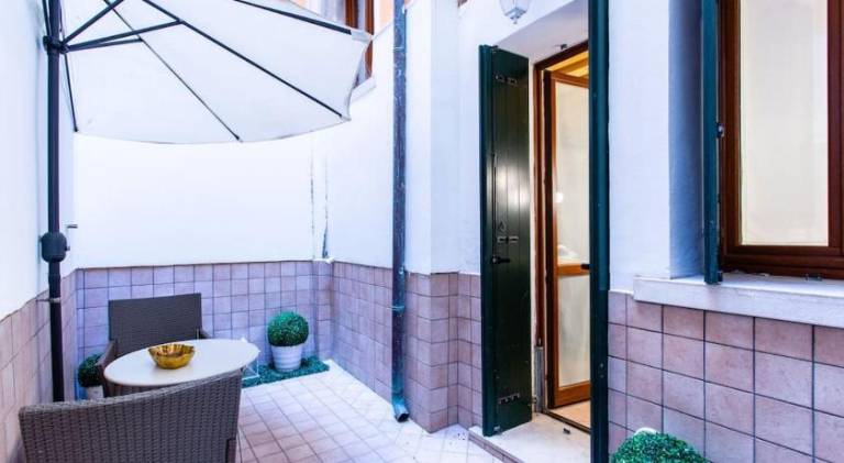 Holiday apartment with 2 rooms for 5 persons — photo 3