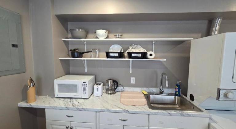 Carey Street - Apt C — photo 3