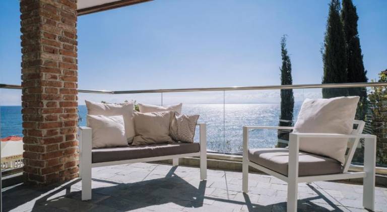 Villa Alenor – Sea View & Beach Access in Burgas