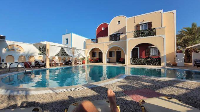 Charming serviced apartment with yard, patio & pool | Next to the beach | Dogs allowed — photo 3