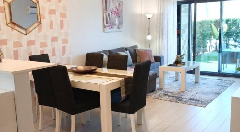 Fully equipped rental apartment with garden, patio & jacuzzi | Next to the beach | Pet-friendly — photo 2