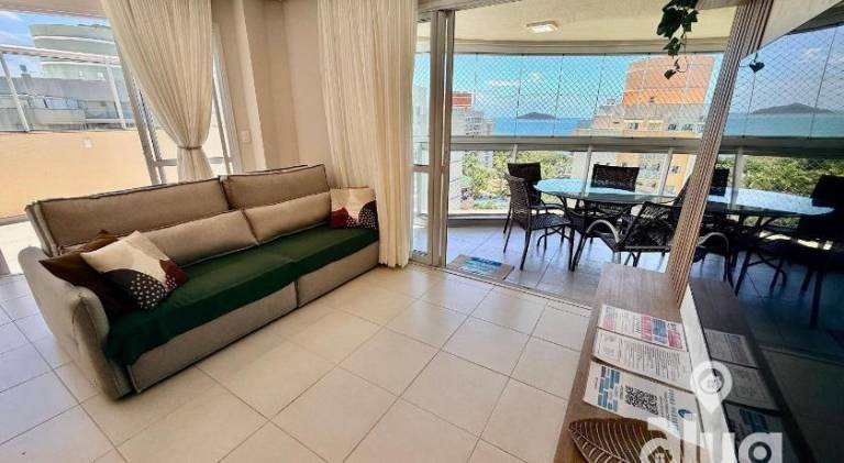 House with pool in Penha