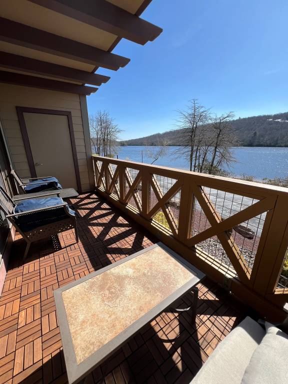 Condo Lake Harmony